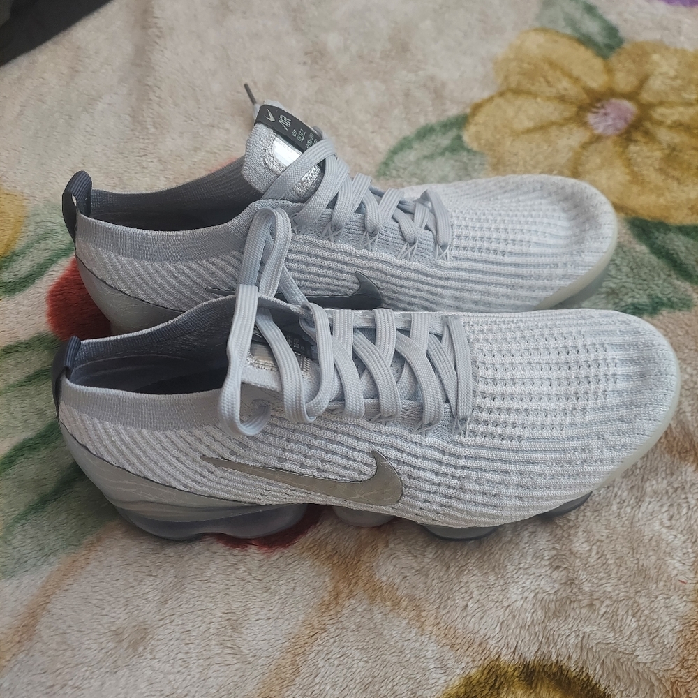 Nike WMNS Air Vapormax Flyknit 3 White Metallic Silver
